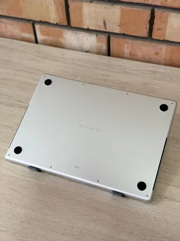 Macbook pro M4 pro (16inch) Silver 2