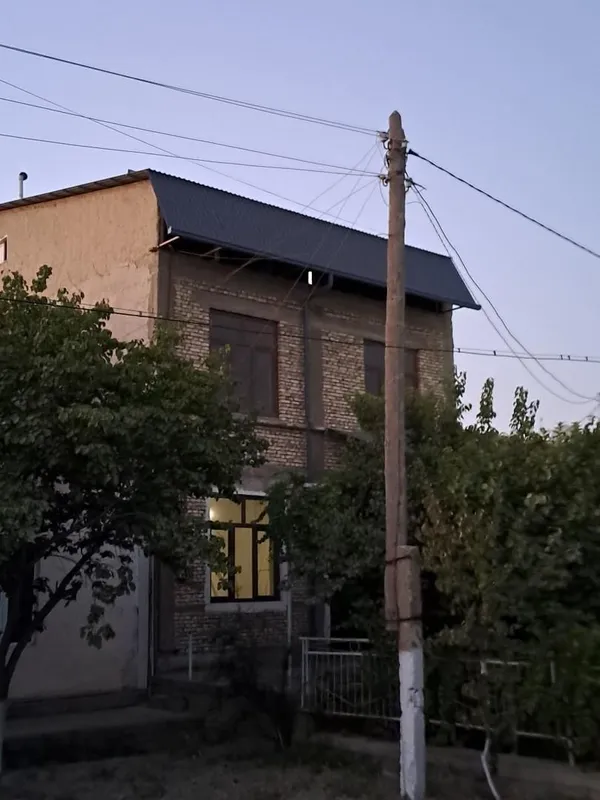 Nodirabegim mahallasidagi 8.5 sotixli uy sotiladi 1