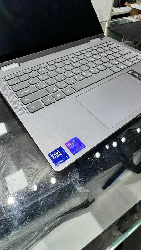 Lenovo Yoga ultra7 ekran14 — фото 3