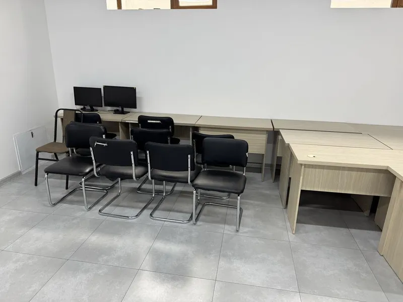 Офисные столы «светлые» 100×60×76 см. 2 Офисные столы «светлые» 100×60×76 см. 2