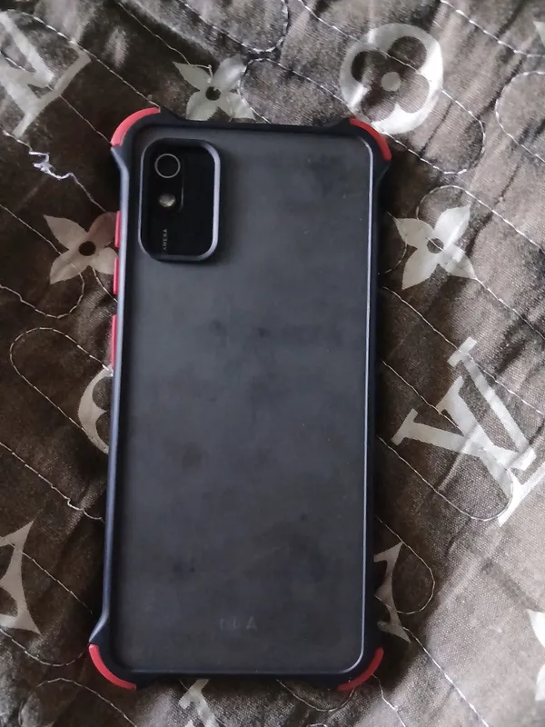 Redmi A7 sotiladi 32 /4 gb xor ishlaydi qotmaydi — фото 3