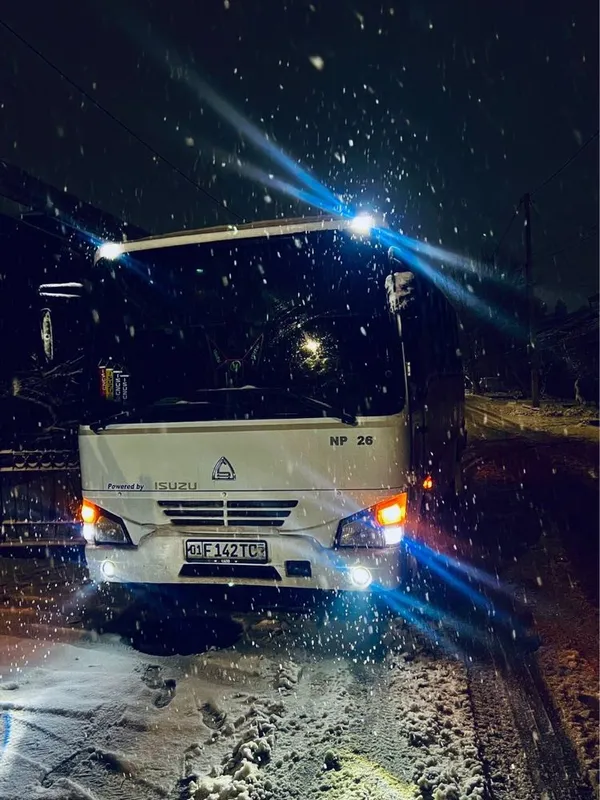 Isuzu avtobus sotiladi 1