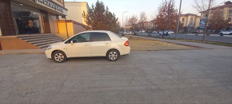Nissan Tiida sotiladi. Holati yahshi. — фото 3