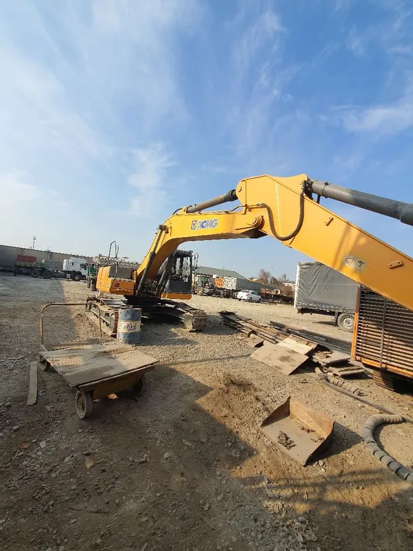 Экскаватор XCMG XE260C 5 Экскаватор XCMG XE260C 5