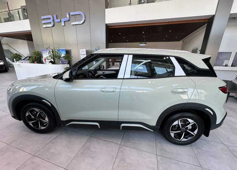 BYD Yuan UP Flagship Va DM-i 3 BYD Yuan UP Flagship Va DM-i 3