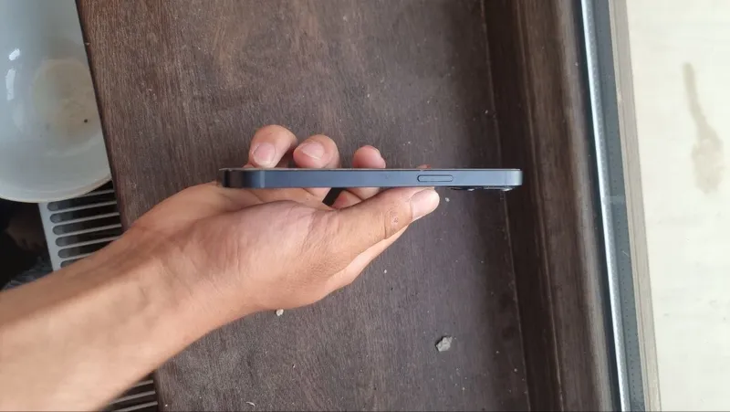 Iphone 13 128 gb. Hamma joyi radnoy ozroq qirilgan 6