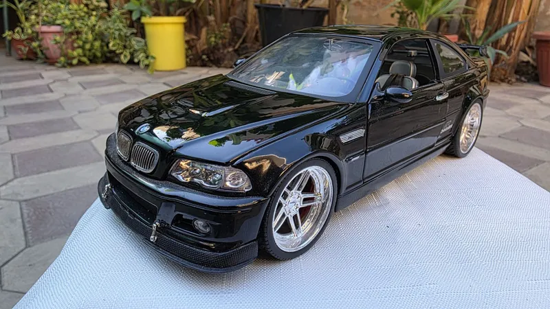 моделька 1:18 BMW E39 купе.