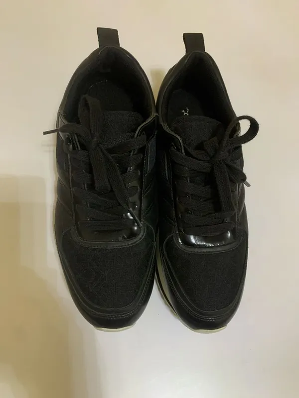 Продаются Calvin Klein, 41 размер 1 Продаются Calvin Klein, 41 размер 1