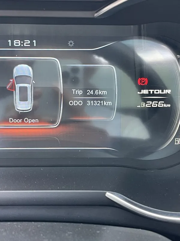Jetour X70 full restayling срочна сотилади! — фото 8