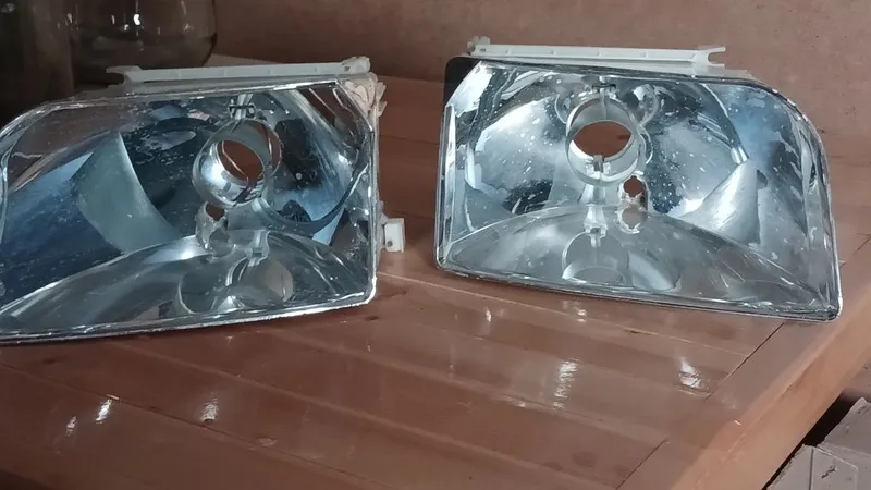 LADA 2115 / 2114 / 2113 моделларининг олд фаралари учун отрежател 1 LADA 2115 / 2114 / 2113 моделларининг олд фаралари учун отрежател 1