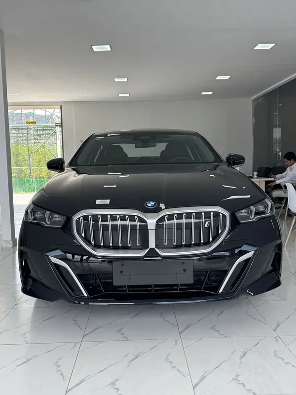 bmw i5 40L 2025/1 1