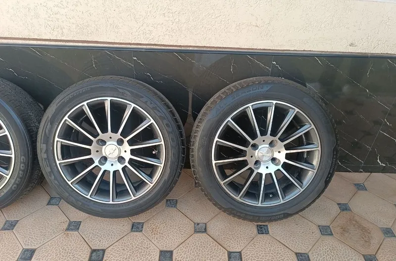 Продаются диски и шины Mercedes, размер 205/50 R16, состояние хорошее 3