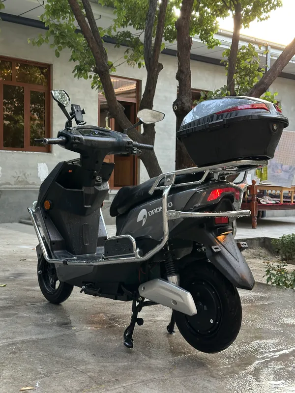 Skuter Sotiladi 3