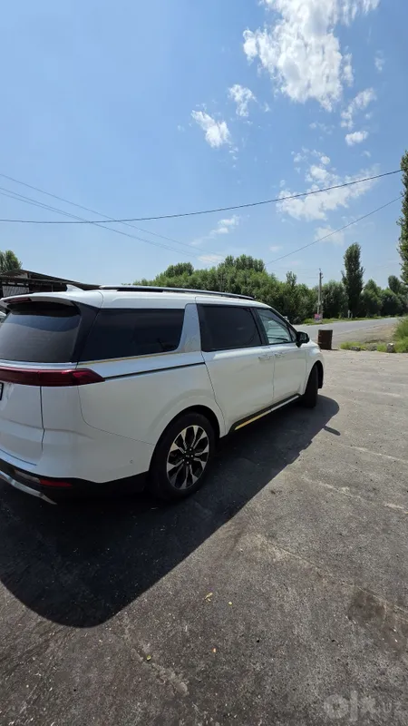 Минивэн Kia Carnival 3 Минивэн Kia Carnival 3