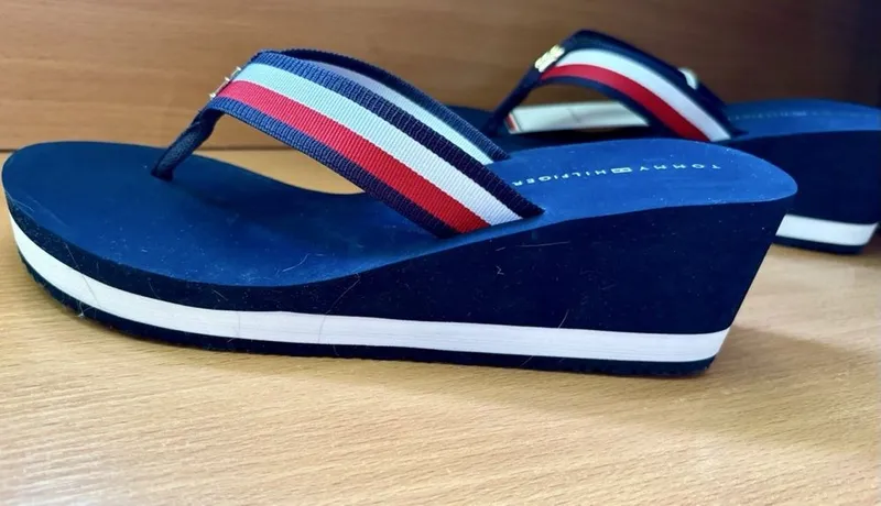 Женские брендовые сланцы Tommy Hilfiger 38-38,5 3 Женские брендовые сланцы Tommy Hilfiger 38-38,5 3