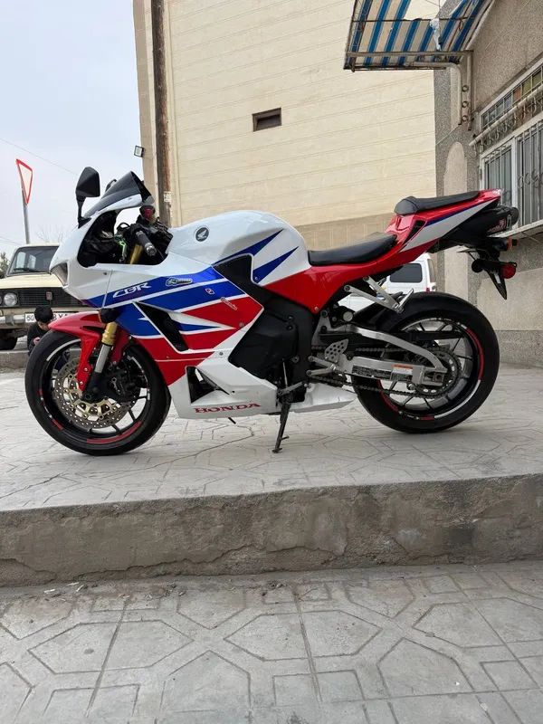 Honda 600SBR RR sport bike — фото 2