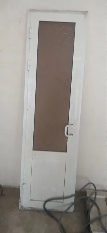 Akfa alyuminiy eshik sotiladi