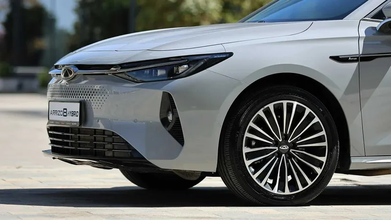 Chery Arrizo 8 Hybrid — фото 2