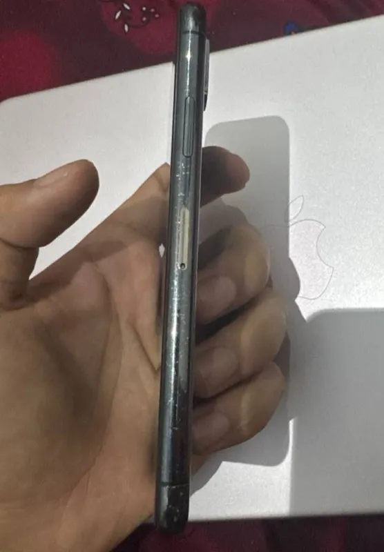 Iphone xs 64. 4