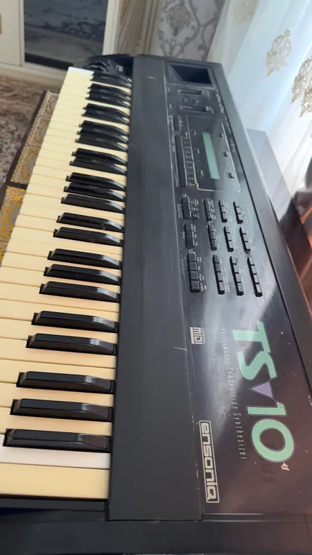 TS10, Ensoniq. 3 TS10, Ensoniq. 3