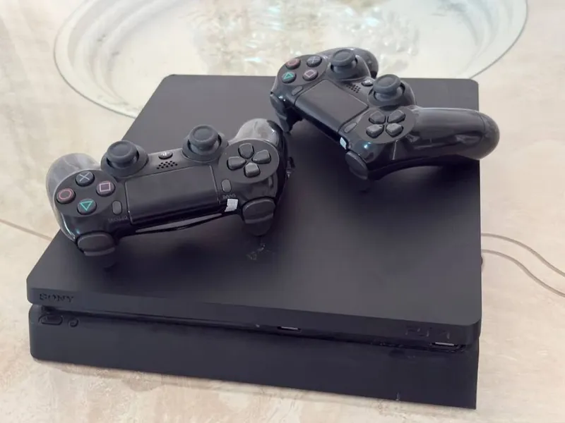 PlayStation 4 Slim 500GB в идеальном состоянии 1 PlayStation 4 Slim 500GB в идеальном состоянии 1