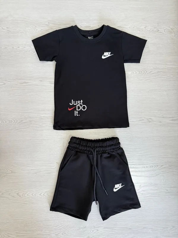 Комплект для мальчиков и девочек Nike, футболка и шорты 2