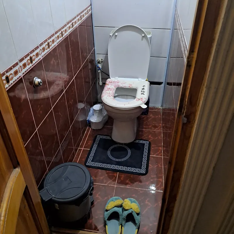 Kvartiraga Sheriklikga qizlar kere