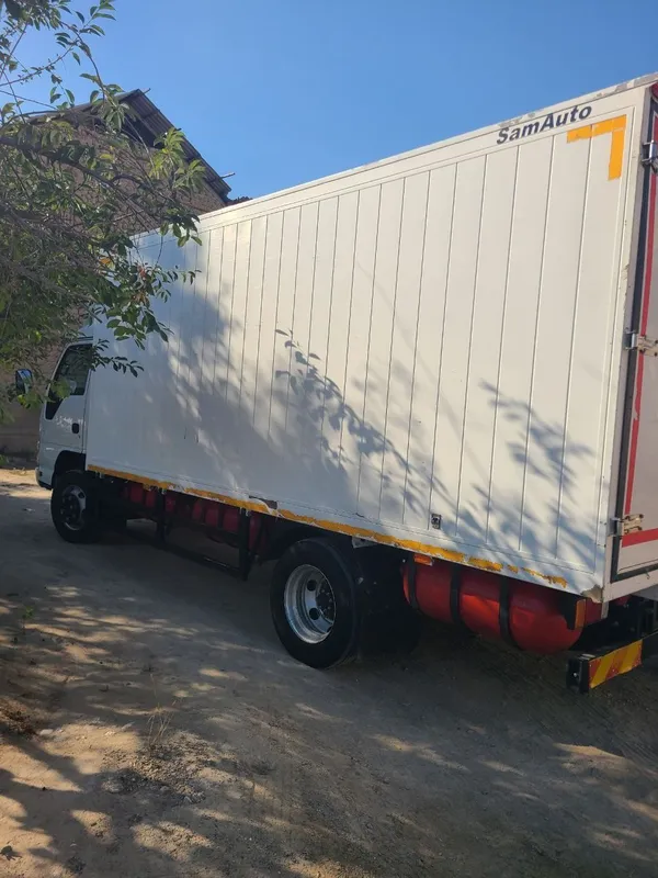 Isuzu NQR sotiladi yili 2021 2