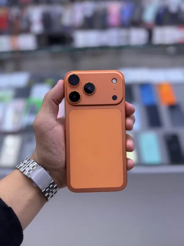 Iphone 11 (17 pro korpusida) Iphone 11 (17 pro korpusida)