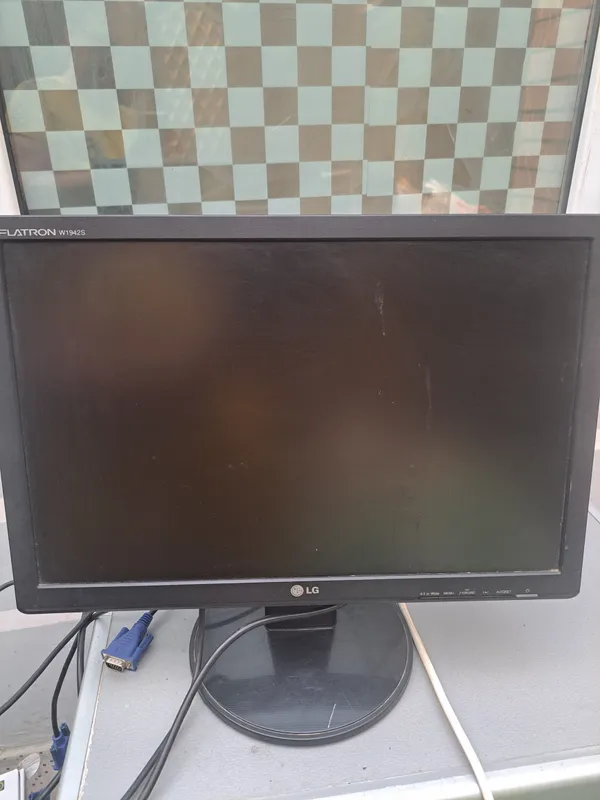 LG Flatron monitori ideal holatda sotiladi 6