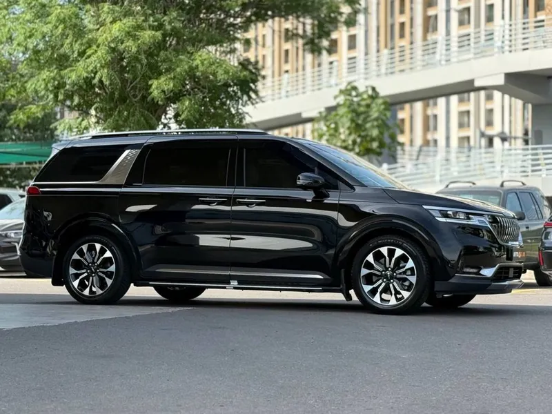 Продаётся Kia Carnival Prestige 3.5L Год 2022 — фото 1