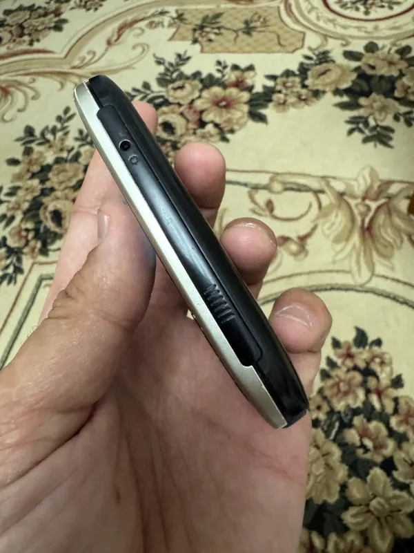 Nokia 1800 сотилади — фото 1