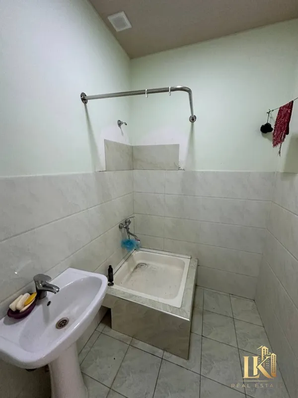 Parkent bozori yonidagi Vita stroy turar-joy majmuasida 2 xonali kvartira sotiladi 3