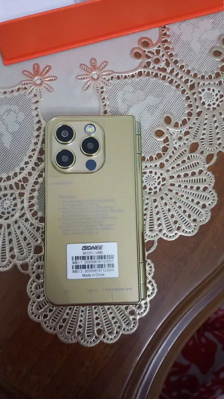 Yangi telefon gold rangli ixcham bollarga ham mos 3