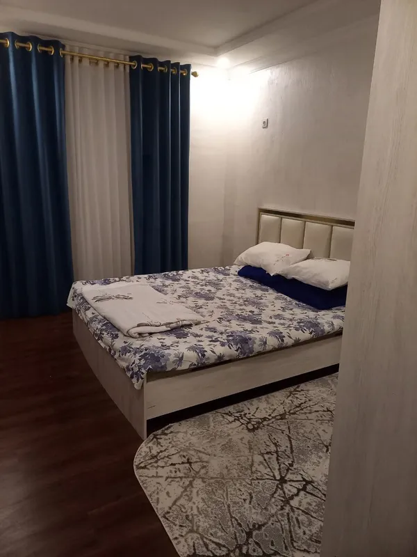 MAKLERSIZ Chirchiq cityda 1 xonali kv ijaraga ber