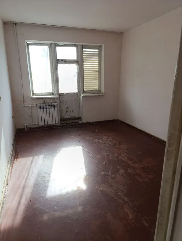 Toshkent Viloyati Chirchik shaxar 3 mikrarayonda joylashgan 1 xonalik