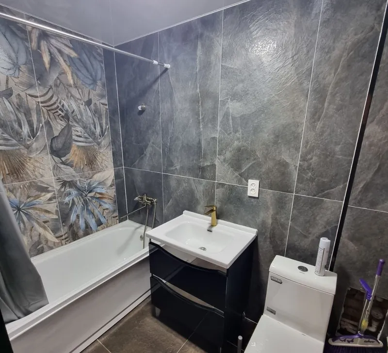 Kvartira sotiladi 6 xonali 6