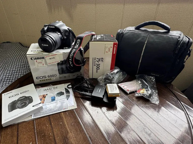 Canon 600D + обьектив 75-300mm привозили из США