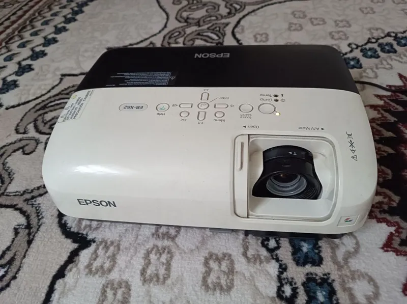 Proektor EB-X62 EPSON 2 Proektor EB-X62 EPSON 2