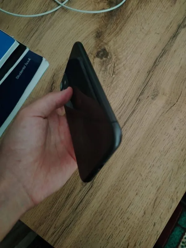 iPhone 11 sotiladi 4