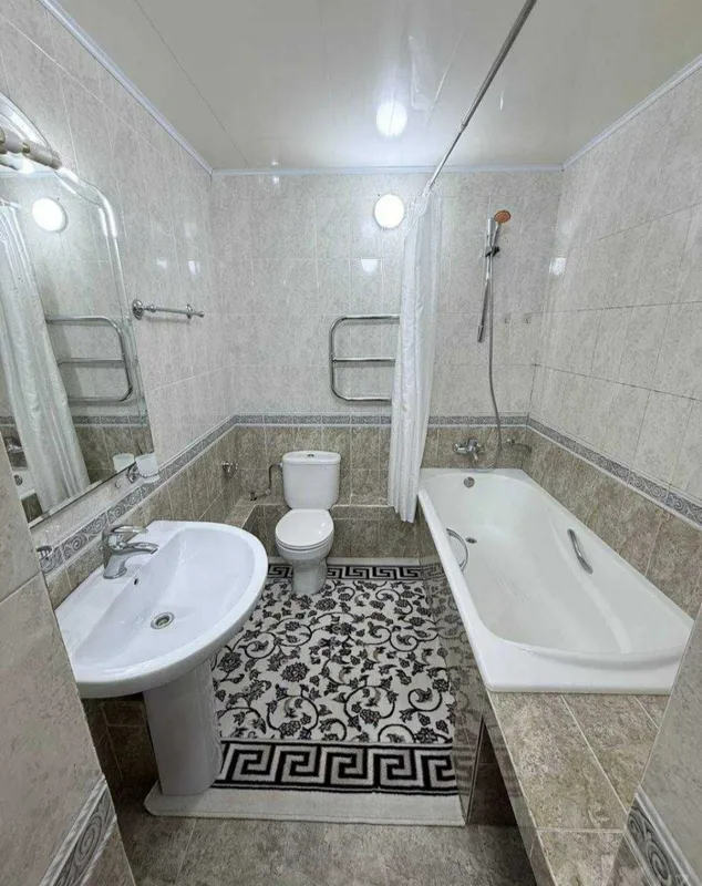 Chilonzor, 6-kvartal, 2/2/4, balkon 2/6, mo‘ljal «Parus» 2