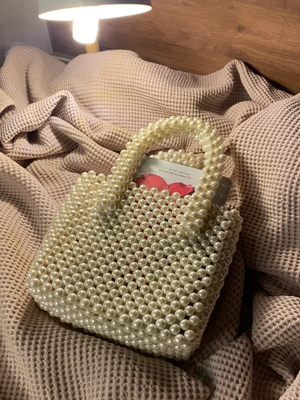 Kechki uchun marvaridli sumka + Anna Jeyn kitobi 1 Kechki uchun marvaridli sumka + Anna Jeyn kitobi 1
