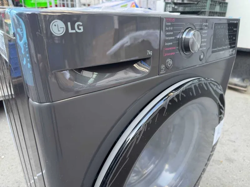 Стиральная машина LG 7 кг F2V3HS6J AI DD Inverter Steam — фото 1