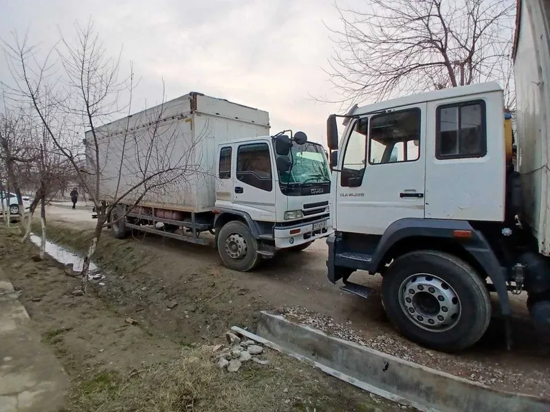 Isuzu xolati zoʻr ishga tayyor. faqat minish kerak 1 Isuzu xolati zoʻr ishga tayyor. faqat minish kerak 1