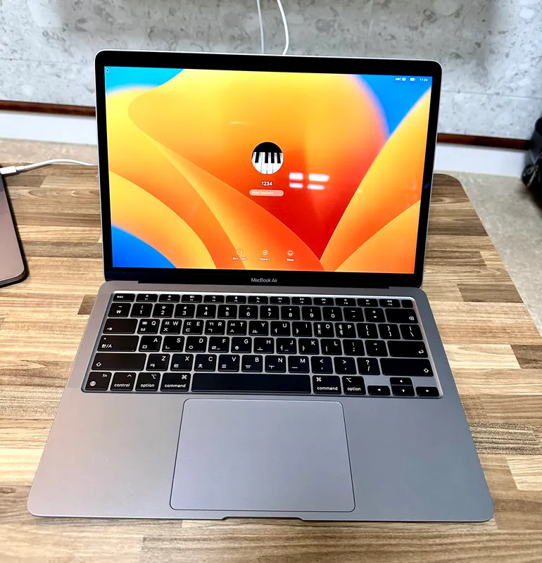 MacBook AirM1 Silver 8/256-noutbuk(Макбук-Ноутбук) — фото 2