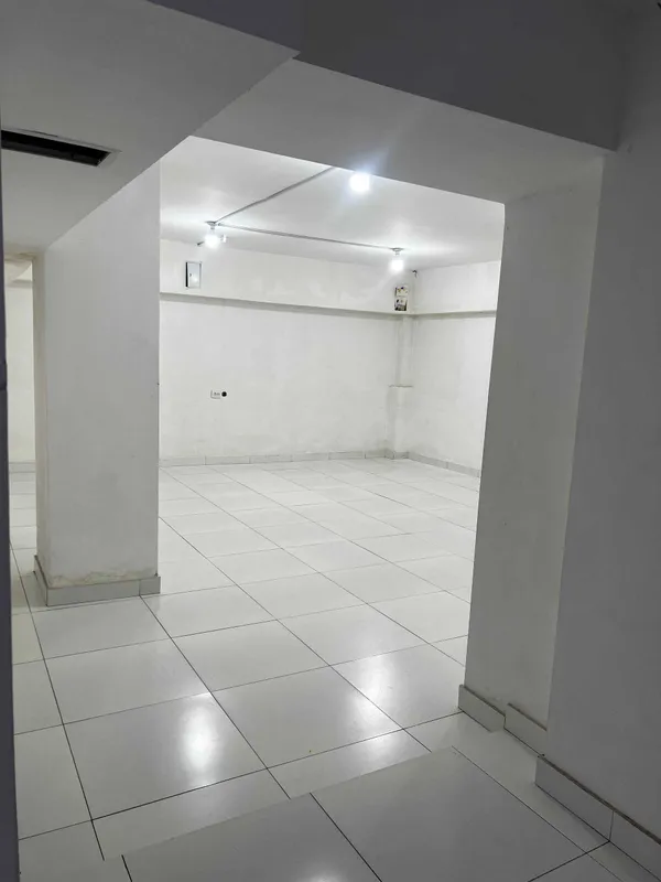 Срочно! Сдается в аренду офис помещение 450 м² улица Сугалли-ота 7