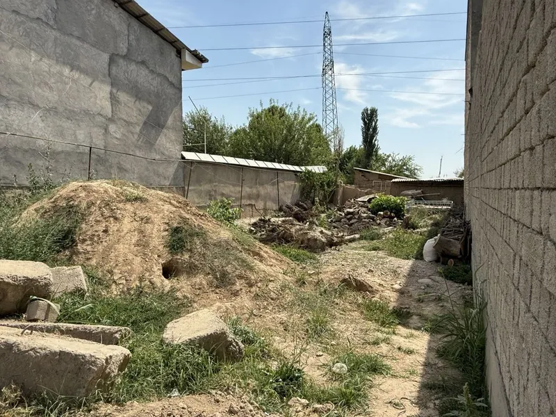 Tashgresda srochna yer sotiladi narxi kelishiladi — фото 1