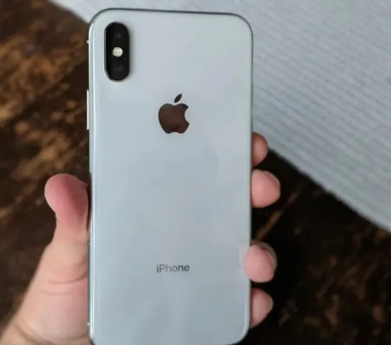 Iphone x Narxi: 1.300.000 aybi batareka uslenniy