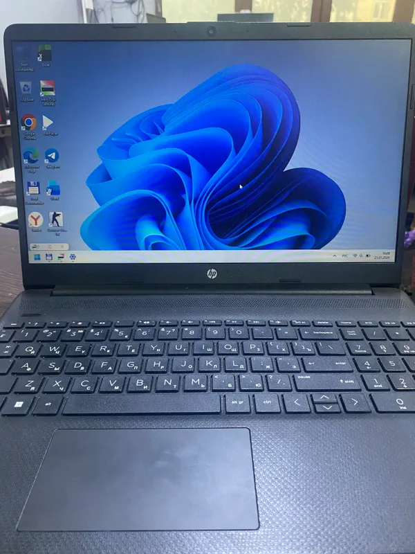 HP Laptop 15s-fq5xxx 1 HP Laptop 15s-fq5xxx 1