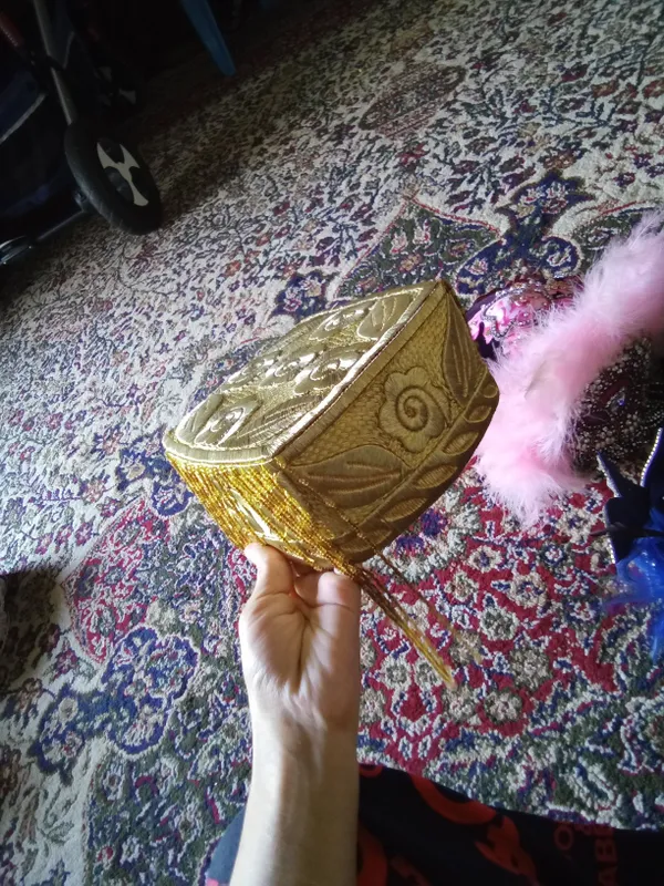 qalpoqlar kuylaklar kelinlar uchun 5